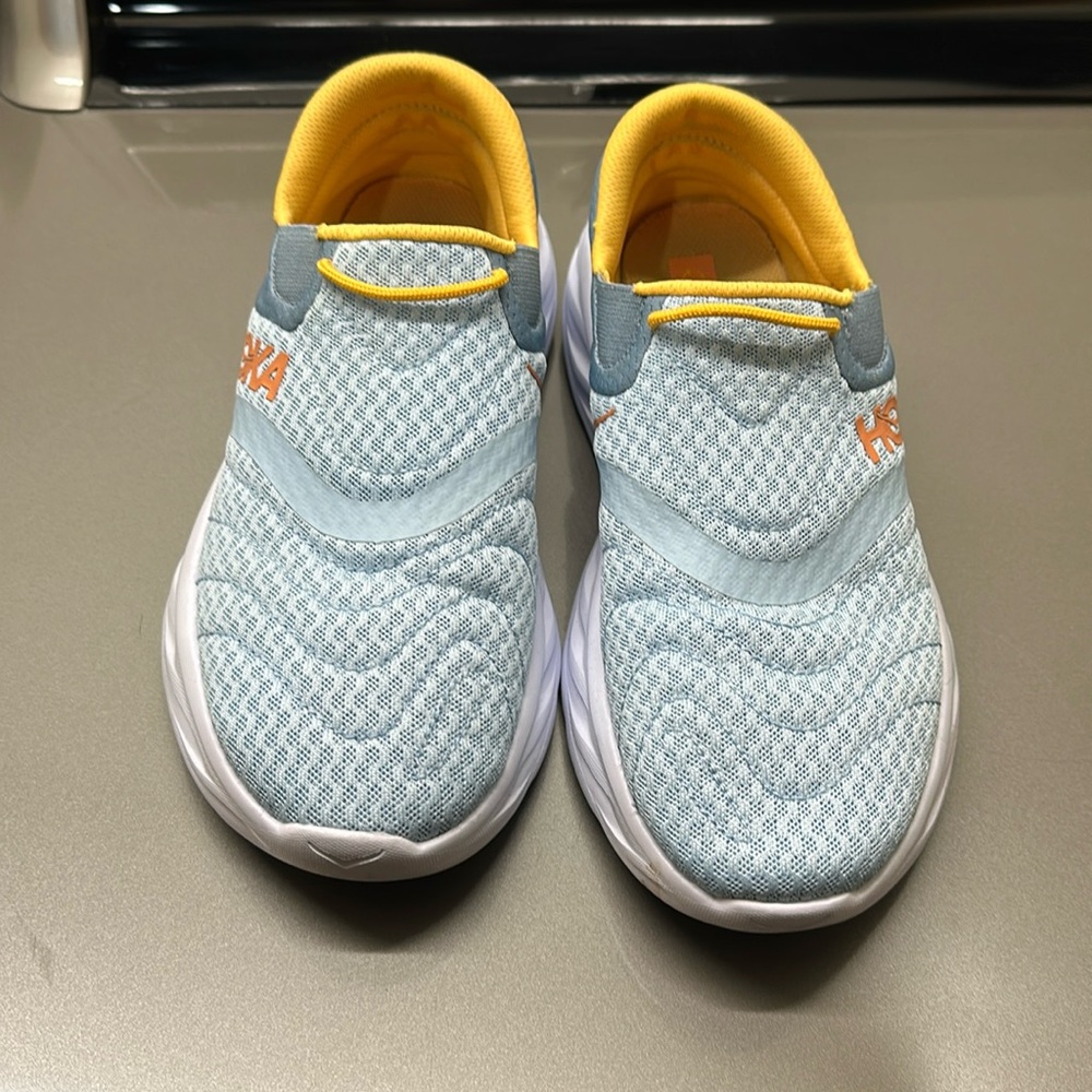 Hoka recovery slip on women’s size 8